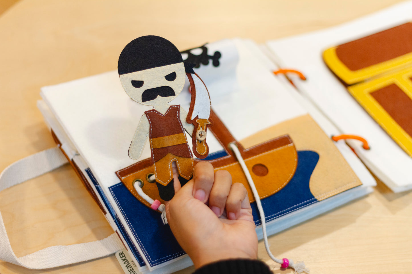 Hikayat Hang Tuah: Busy Storybook - Rallit
